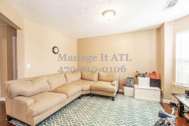 Building Photo - Charming 4-Bedroom Home for Rent in Prime ...