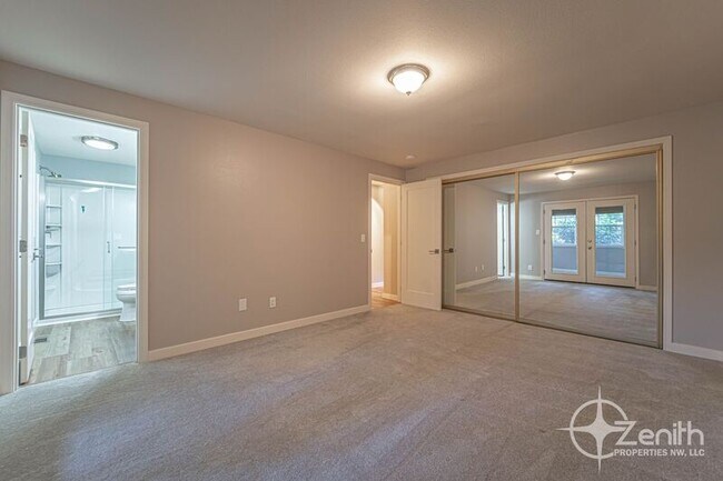 Building Photo - 1701 SE 123rd Ave