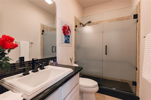 Building Photo - 9006 Rockbrook Dr
