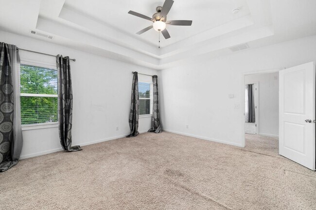 Building Photo - 2108 Charmond Dr