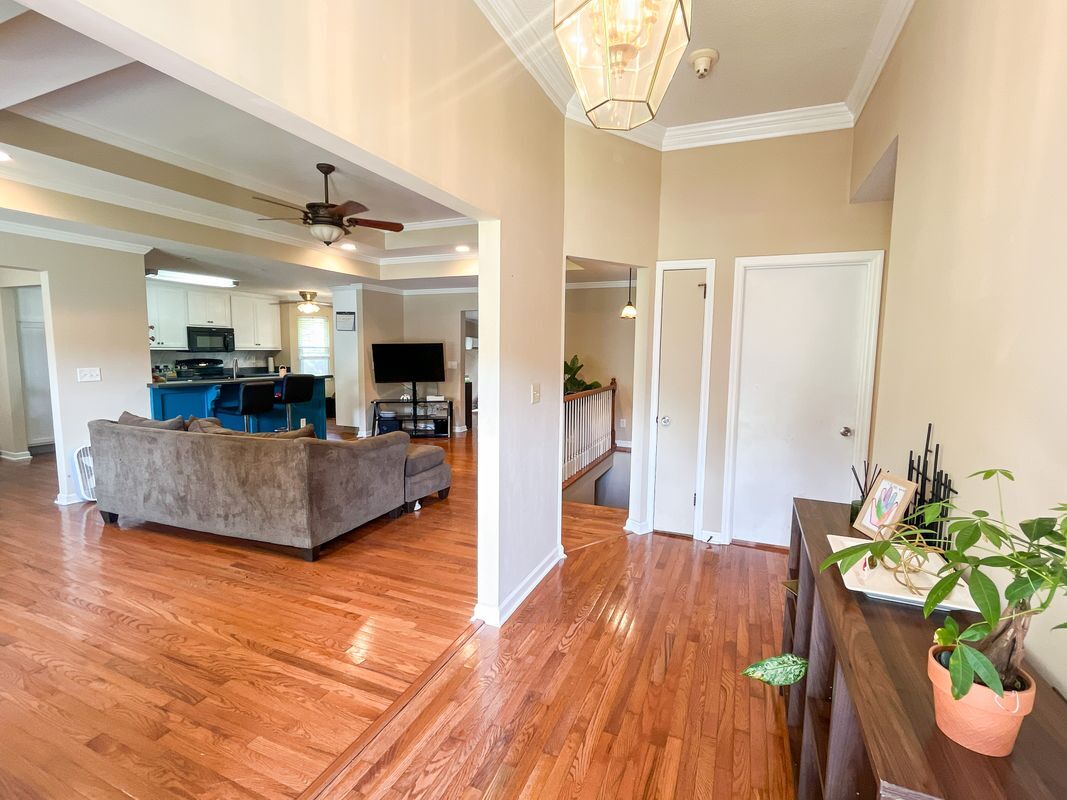 Building Photo - 6413 Edgmon Dr