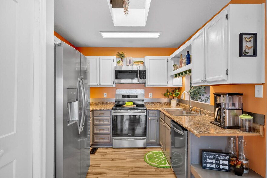 Building Photo - 7645 Chatham Cir