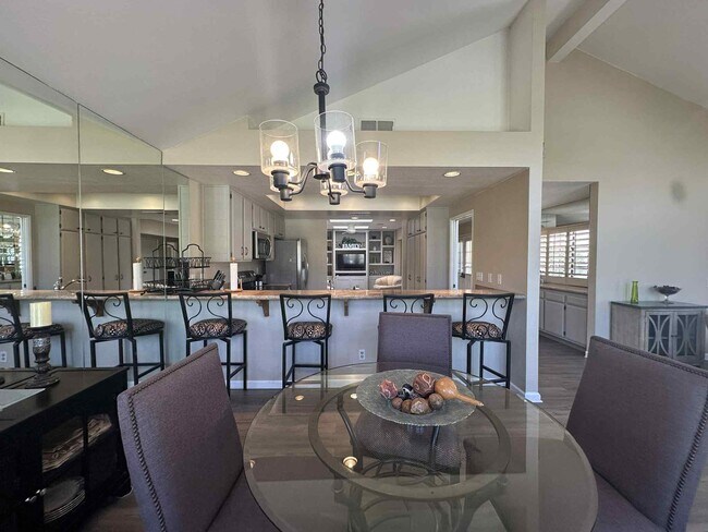 Building Photo - 4 Hermosillo Ln