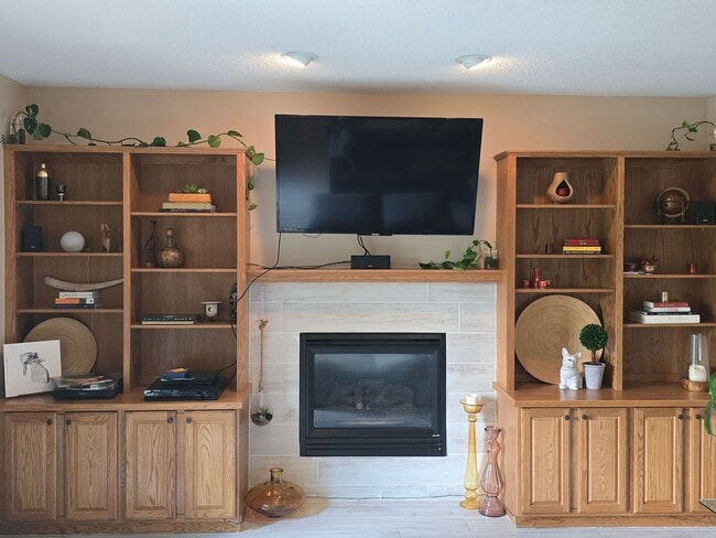 Building Photo - Luxury 4-Bed Retreat with In-Ground Pool & 3-Car Garage