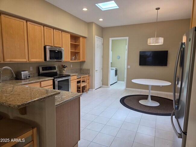 Building Photo - 7488 E Sunset Sky Cir
