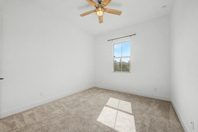 Building Photo - 13103 N 174th Dr