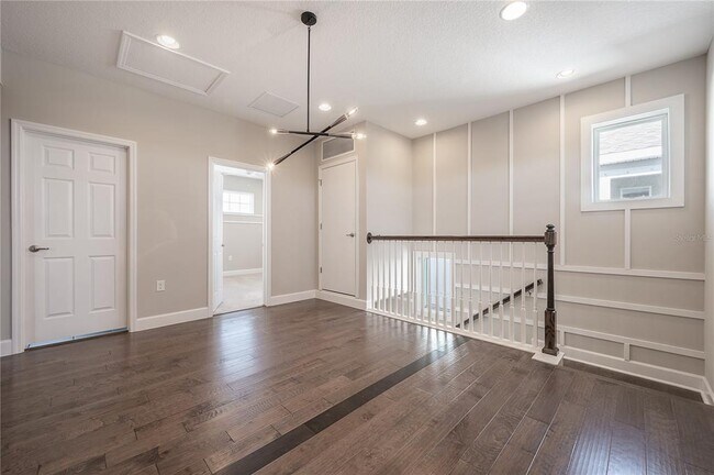 Building Photo - 7212 Paradiso Dr