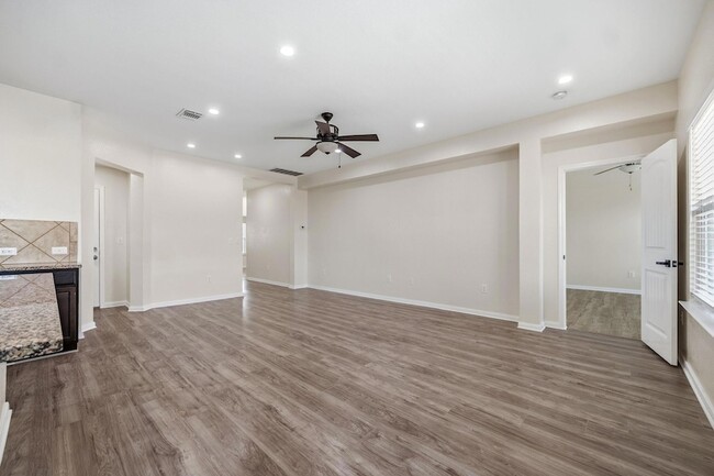 Building Photo - 197 Voss