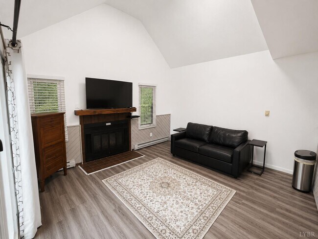Building Photo - 2213 Tanners Ridge