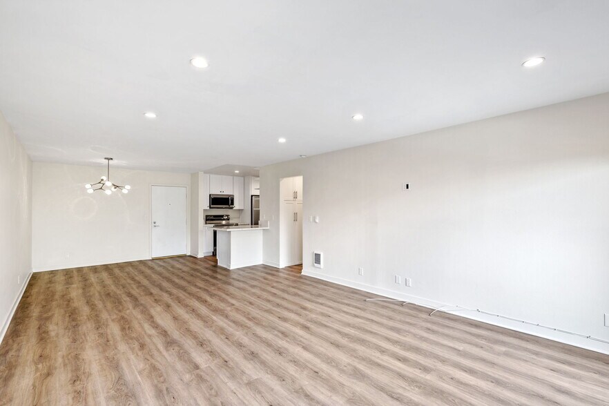 Building Photo - 7742 Redlands St