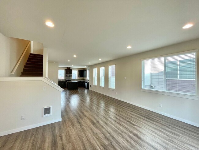 Building Photo - Great Townhome for rent