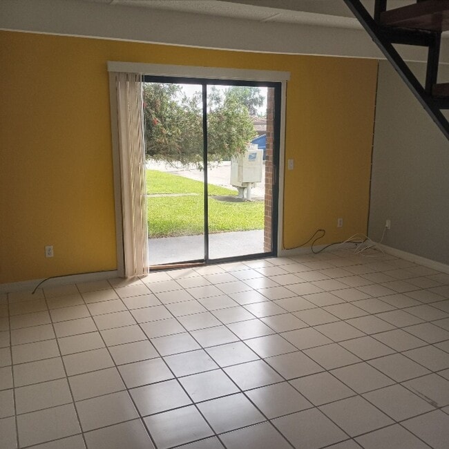 Building Photo - 4218 Overlook Dr