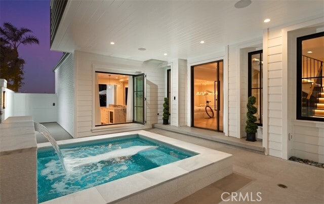 Building Photo - 2401 Bayshore Dr