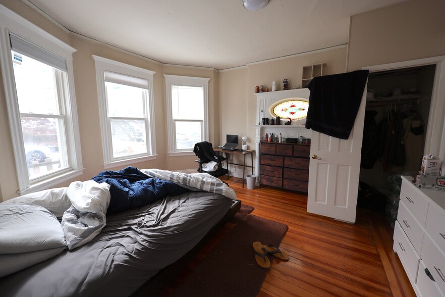 Building Photo - 33 Ridgemont St