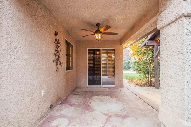 Building Photo - 1838 E Shea Dr