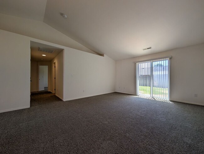 Building Photo - Nice 3-Bedroom, 2-Bath Home In The Thurston Area Of Springfield!