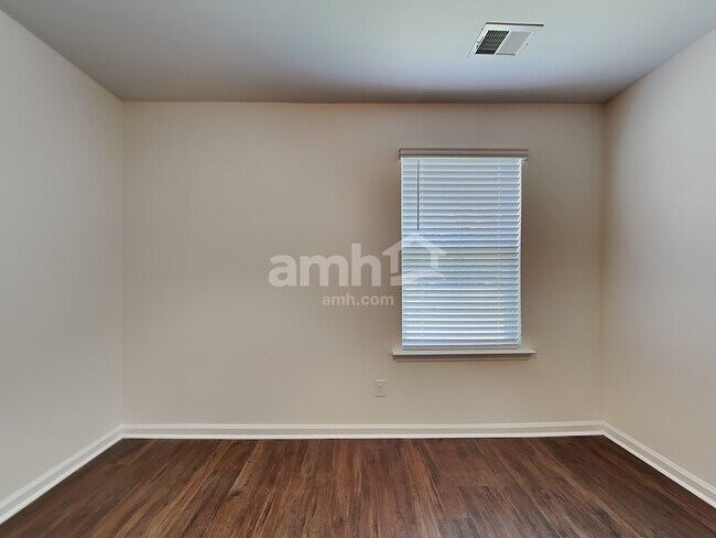 Building Photo - 123 Troupe Dr