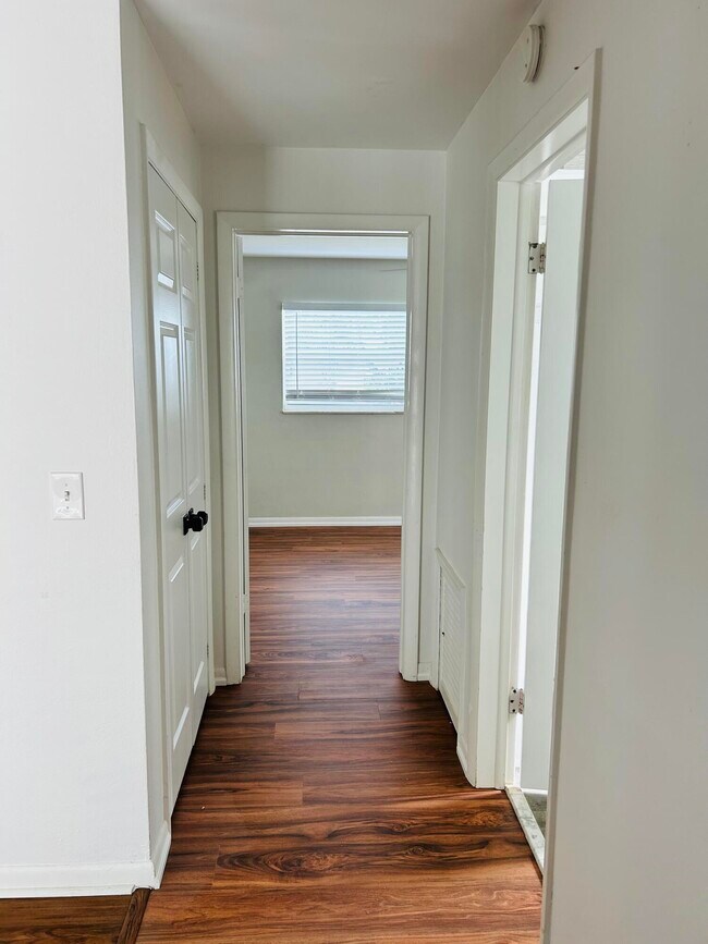 Building Photo - 162 Beacon Ln