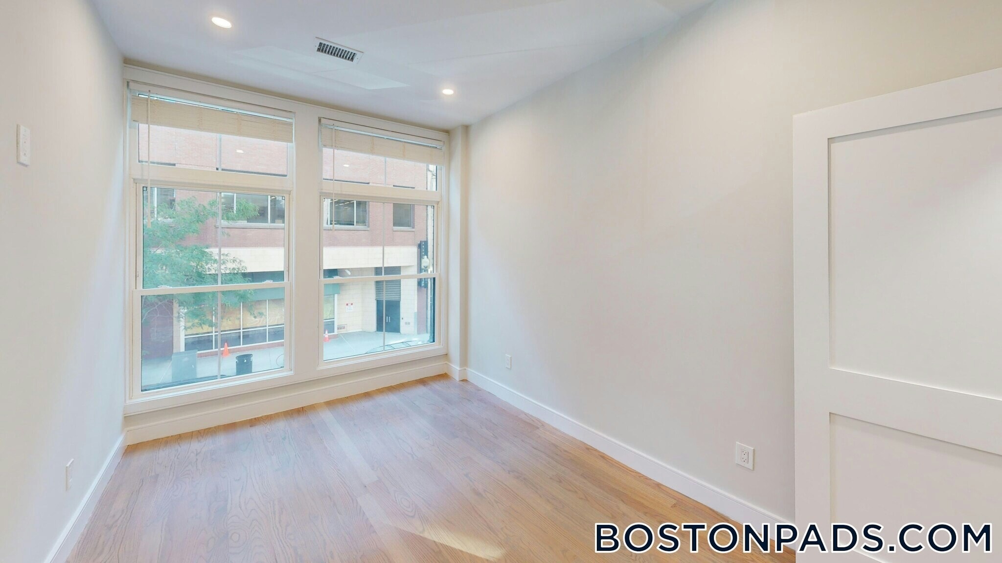 Building Photo - 230 Tremont St