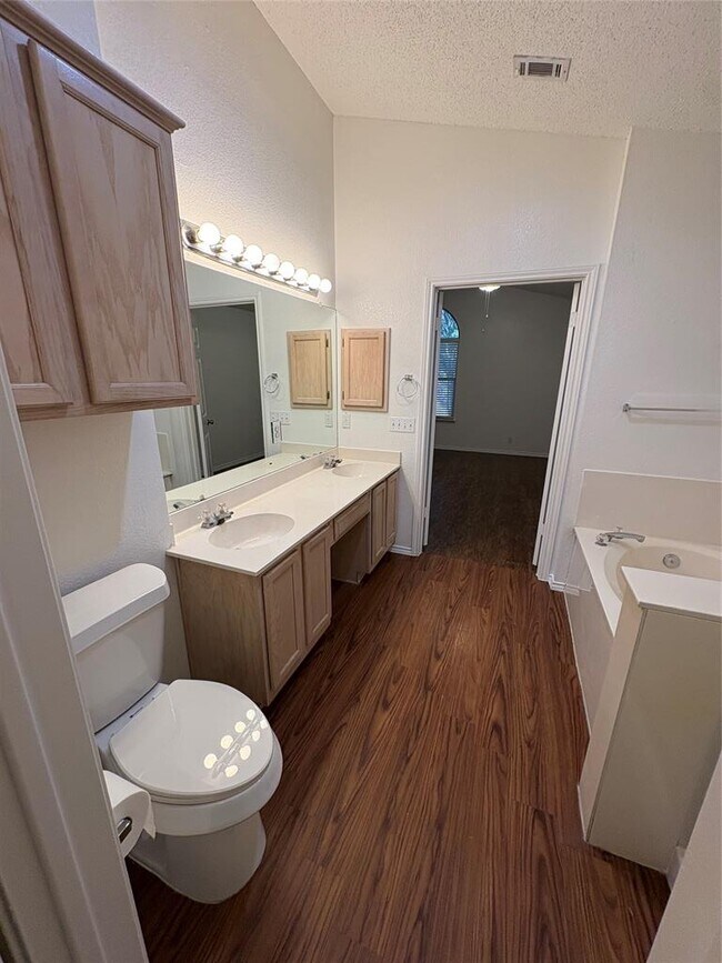 Building Photo - 8002 Marble Ridge Dr