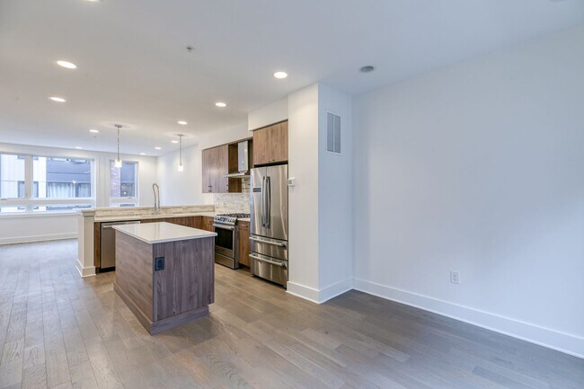 Building Photo - Northern Liberties Townhome with Garage