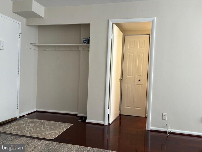 Building Photo - 1420 N St NW