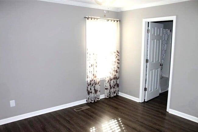 Building Photo - 27 Corinth Rd