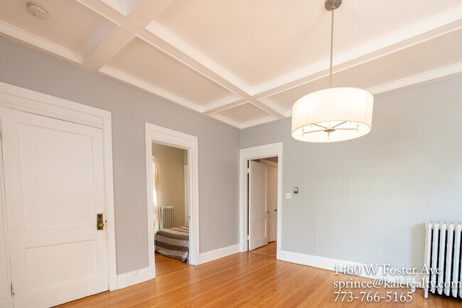Building Photo - 1460 W Foster Ave