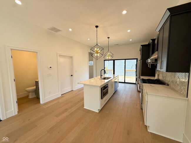 Building Photo - 1448 Lexington Ave