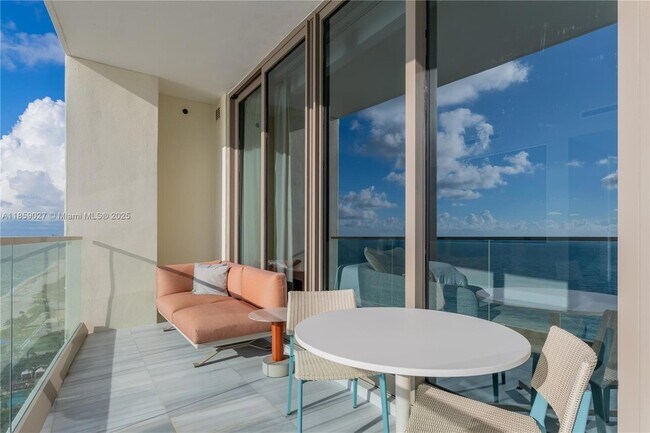 Building Photo - 17901 Collins Ave