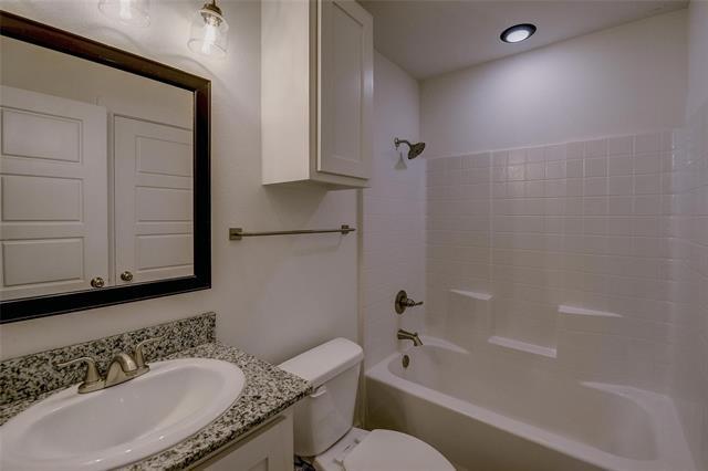 Building Photo - 402 Garrett Ct