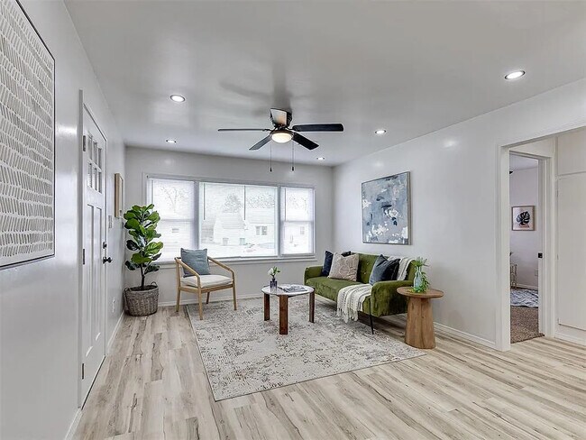 Building Photo - 1208 Jet Dr