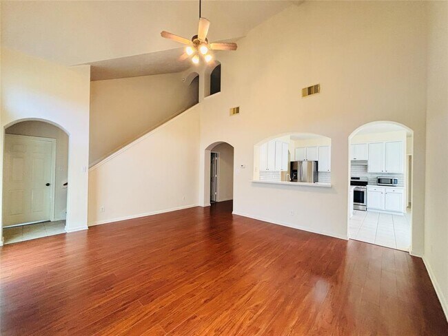 Building Photo - 1803 Stoneleigh Ct