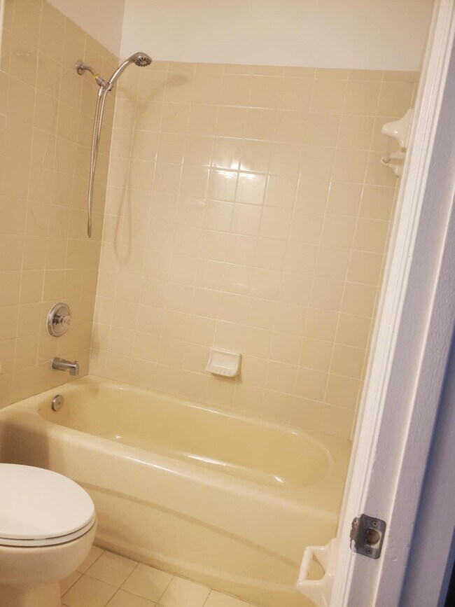 Building Photo - 2227 Shoma Dr