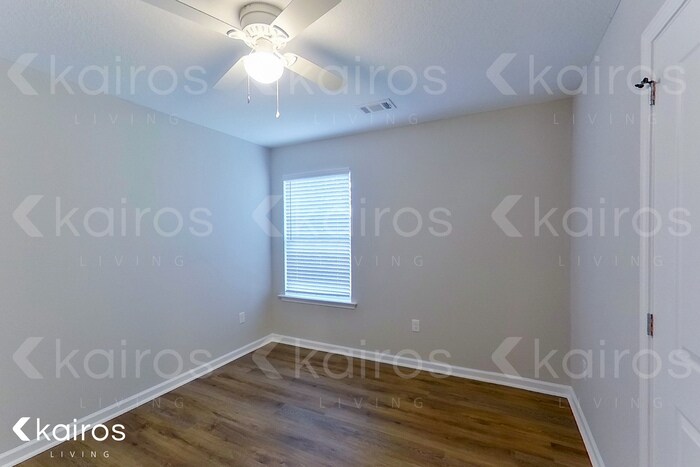 Building Photo - 22 Bungalow Cir