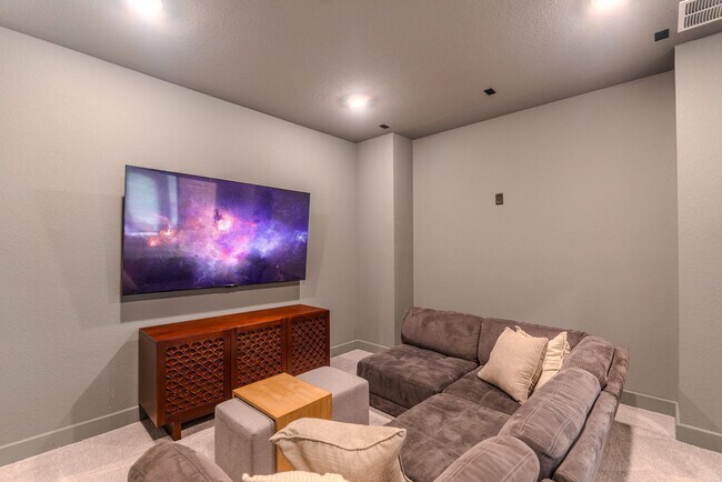 Building Photo - 63 Perennial Cyn Dr