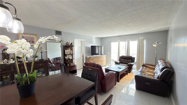 Building Photo - 12500 SW 5th Ct