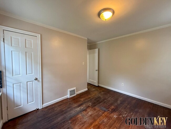 Building Photo - Charming 3 Bed 1 Bath on Detroit’s Eastside!