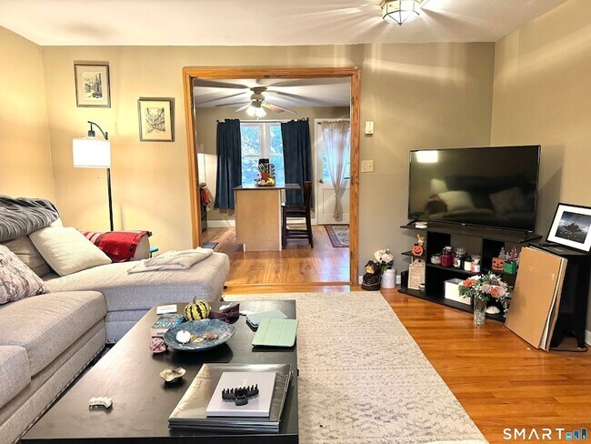 Building Photo - 480 Radmere Rd