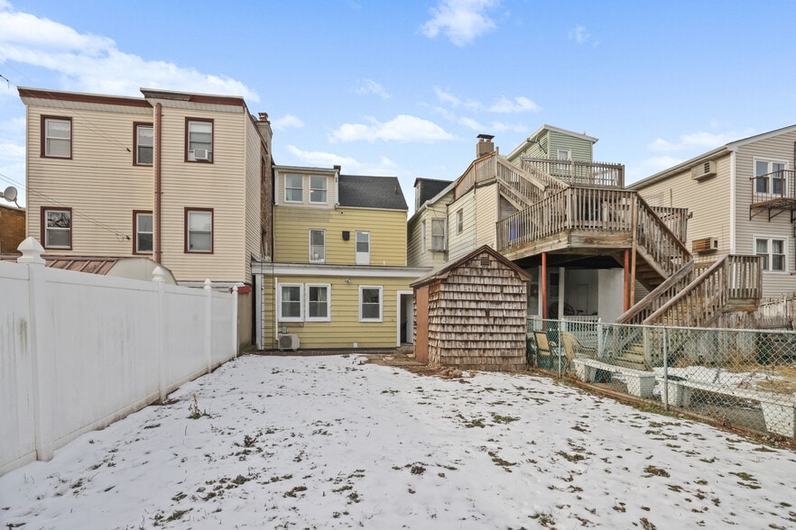 Building Photo - 126 Grant Ave