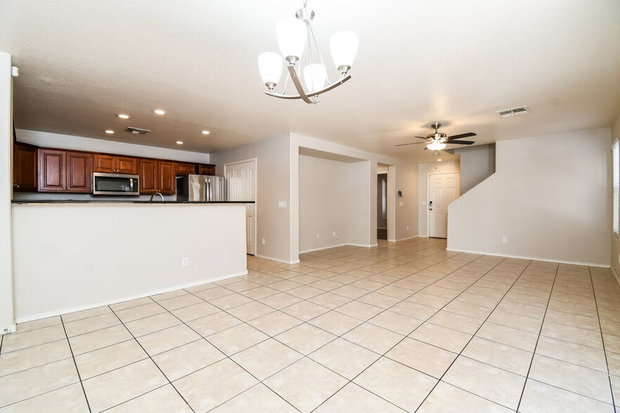 Building Photo - 5819 E Harmony Ave