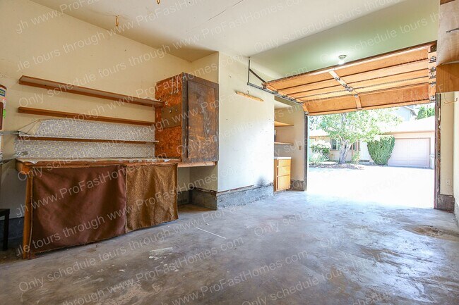 Building Photo - 1310 SE 4th St