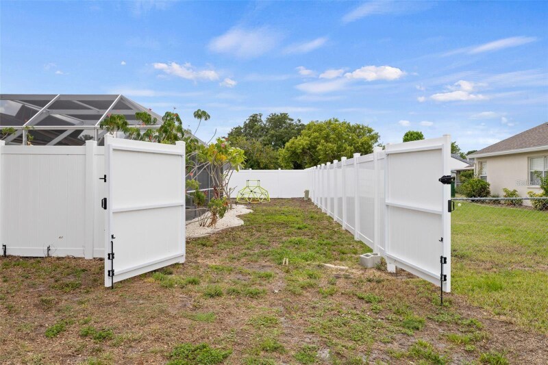 Building Photo - 6507 61st Dr E