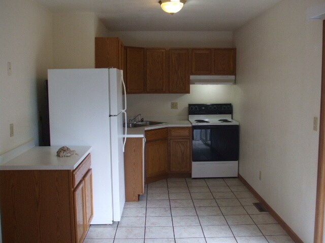 Building Photo - 5 N Montague Ave