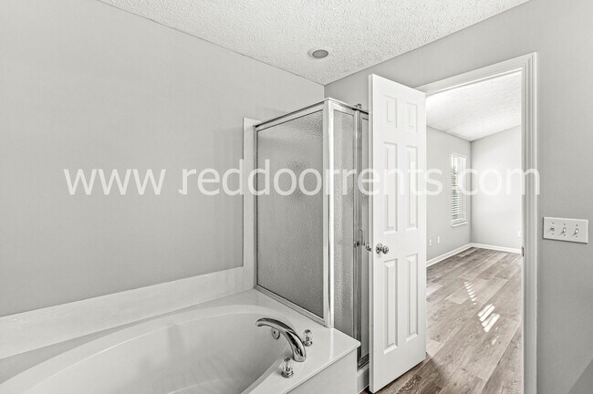 Building Photo - Schedule your showing today!
