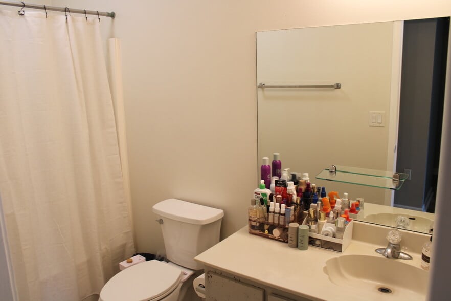 Building Photo - 3424 W Lemon St