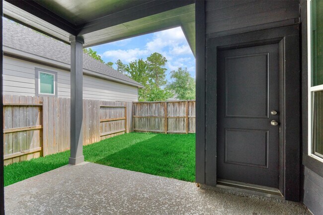 Building Photo - 222 Thistle Dr