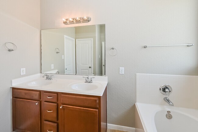 Building Photo - 14302 Merganser Dr