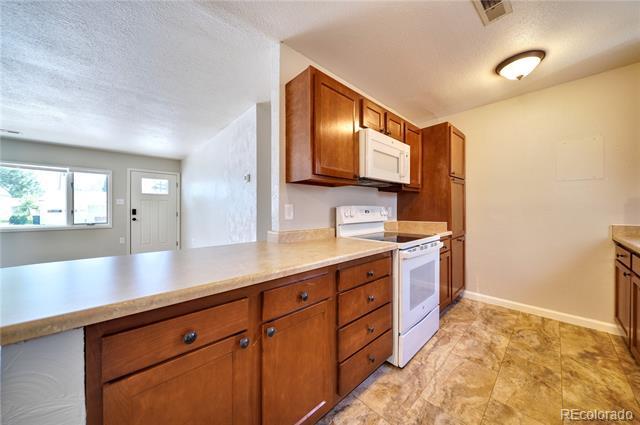 Building Photo - 318 Maplewood Dr