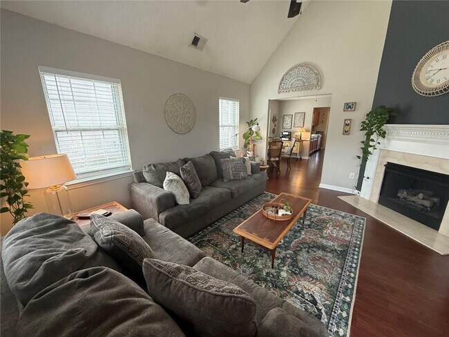 Building Photo - 20 Pointe Way